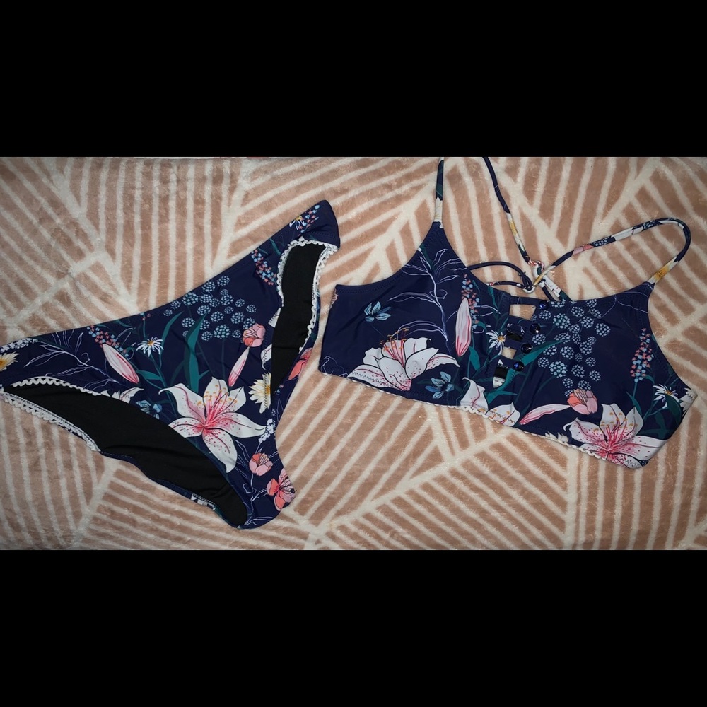 Cupshe blue floral Bikini